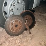 zużyte tarcze hamulcowe