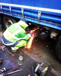 Cięcie nakrętki piasty